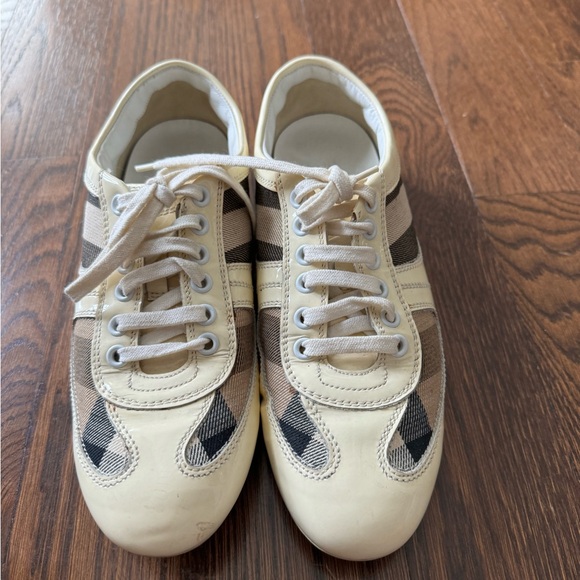 Burberry shoes size 37 (US 6.5) - Picture 2 of 5